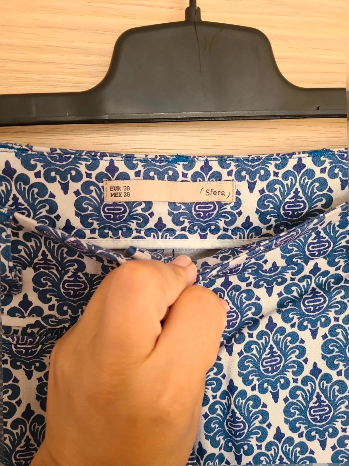 Preciosos pantalones finos Y estampados de Sfera talla 38 – Sfera – taille M / 38 / 10 5