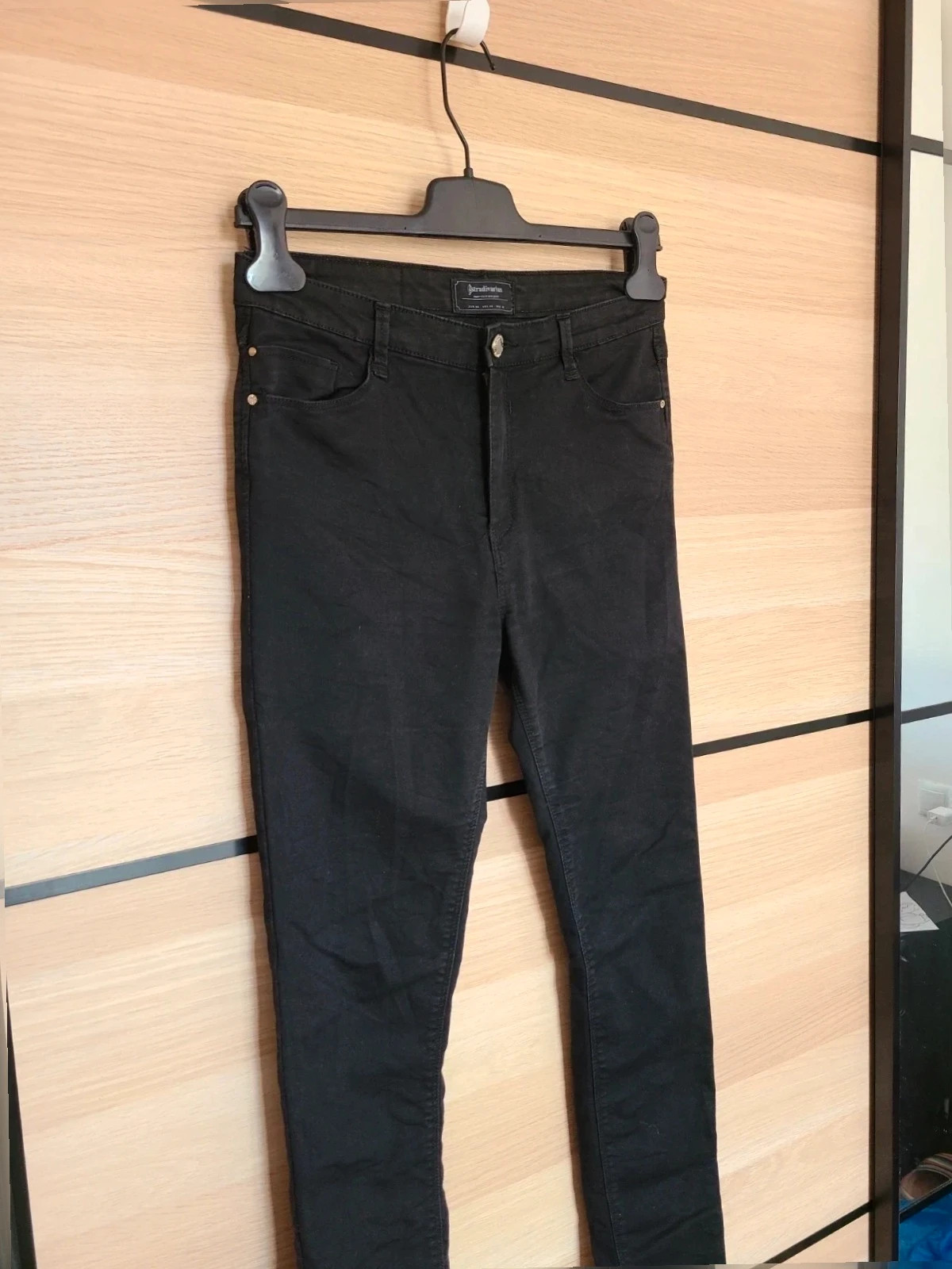 Pantalones denin finos de Stradivarius talla 38 – Stradivarius – taille M / 38 / 10 2