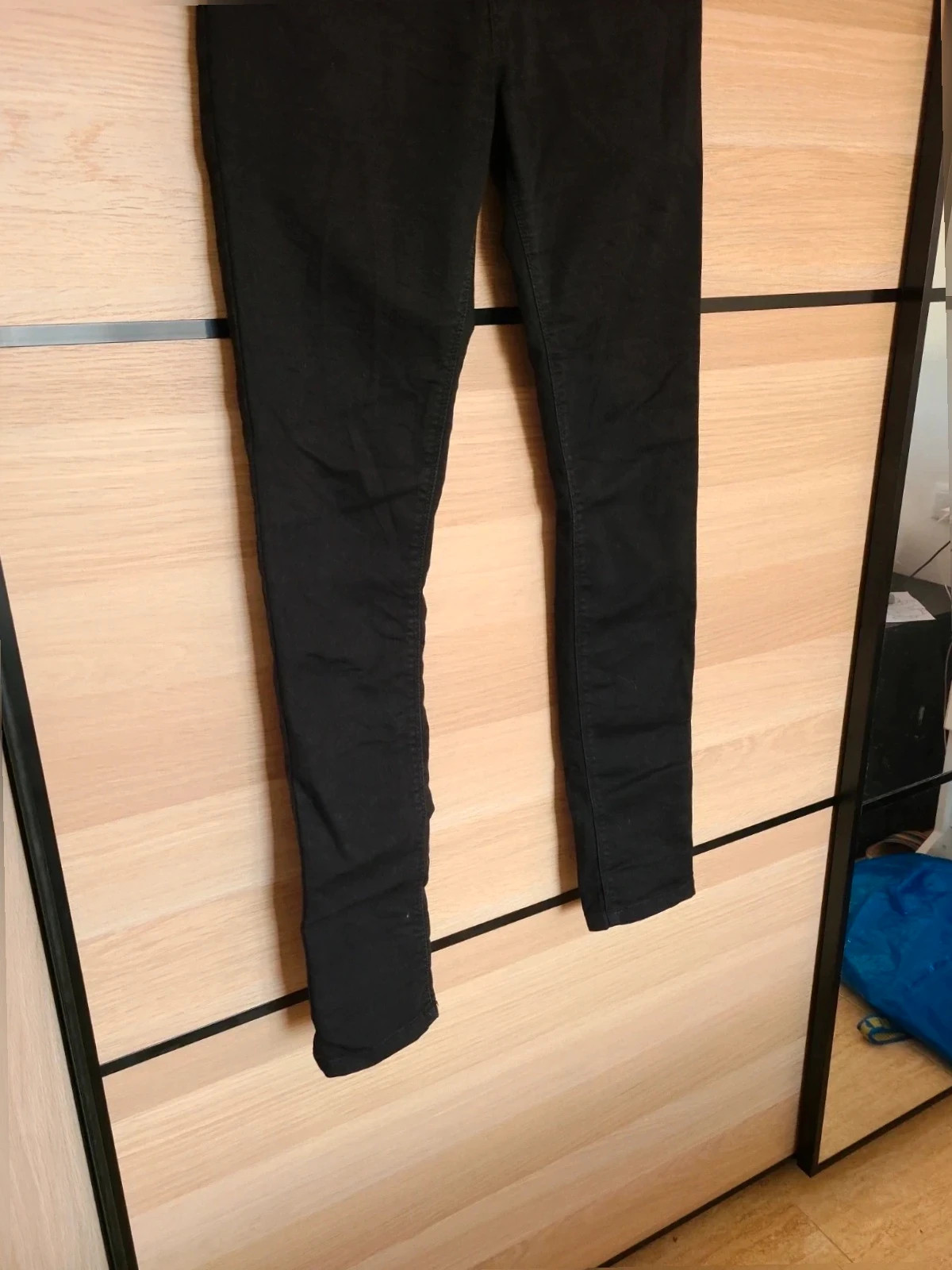 Pantalones denin finos de Stradivarius talla 38 – Stradivarius – taille M / 38 / 10 3