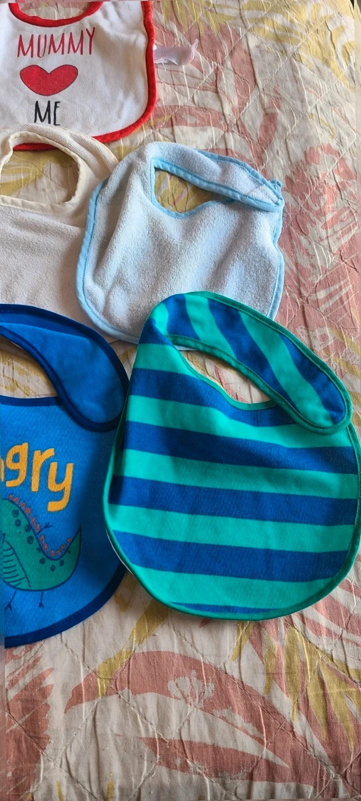 Lote De baberos niños – Variadas. 2