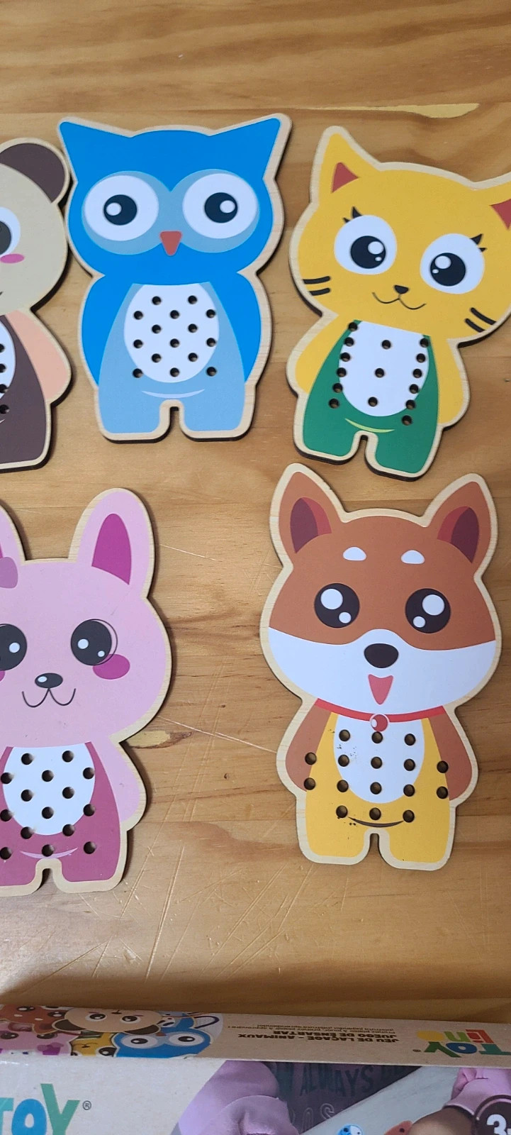 Juego educativo de madera para ensartar y coser animales - Marca Toy Lino (+3 años) – Toy Lino – taille 3 ans / 98 cm 4