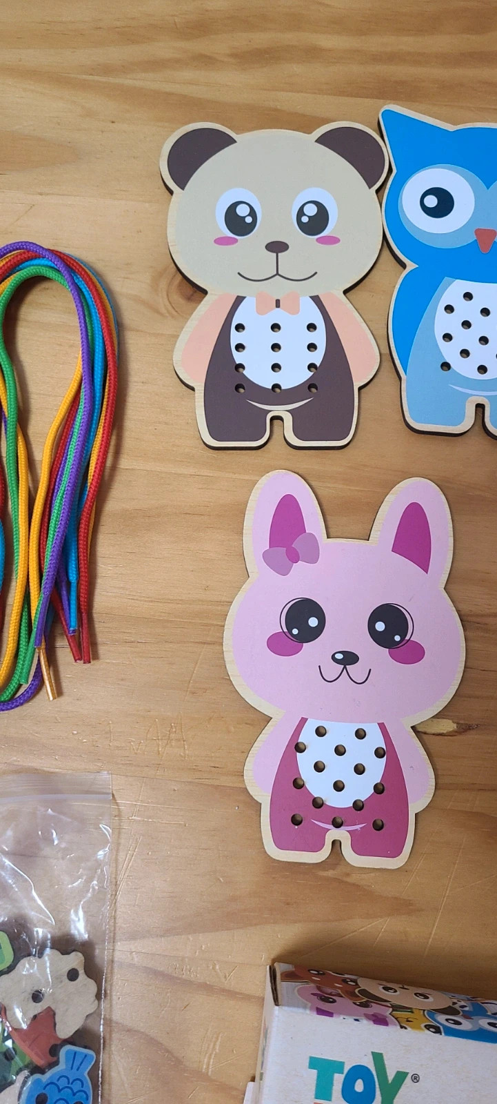 Juego educativo de madera para ensartar y coser animales - Marca Toy Lino (+3 años) – Toy Lino – taille 3 ans / 98 cm 5