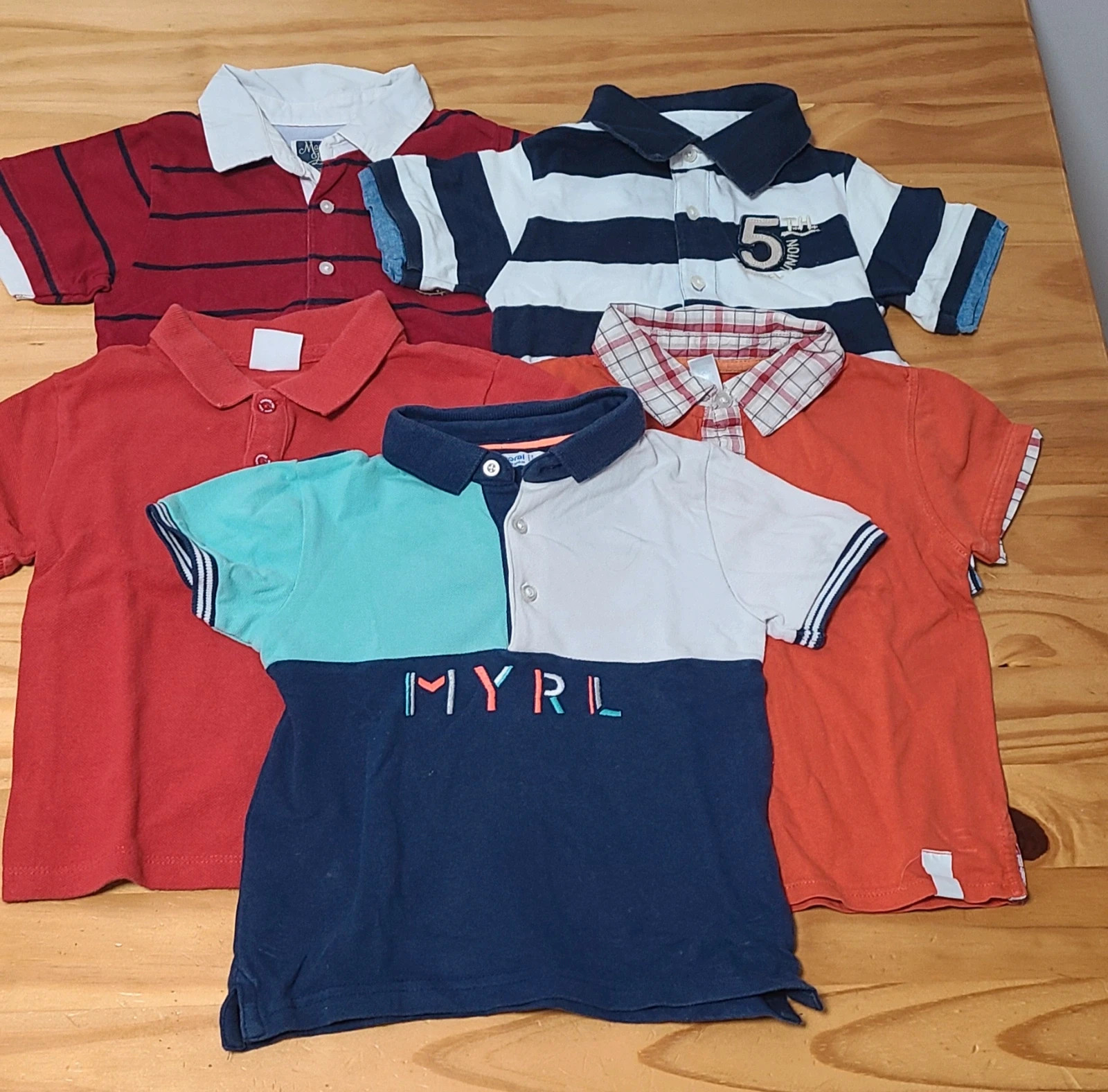 Lote de 5 polos de niño talla 24 meses