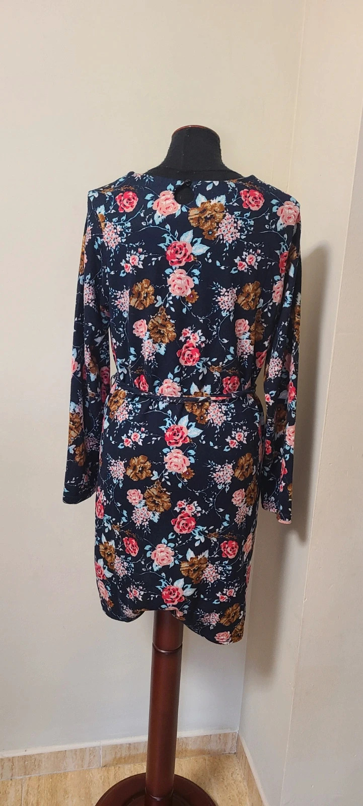Vestido corto fluido floreado talla 2 XL. – Wen Ni – taille XXL / 44 / 16 4