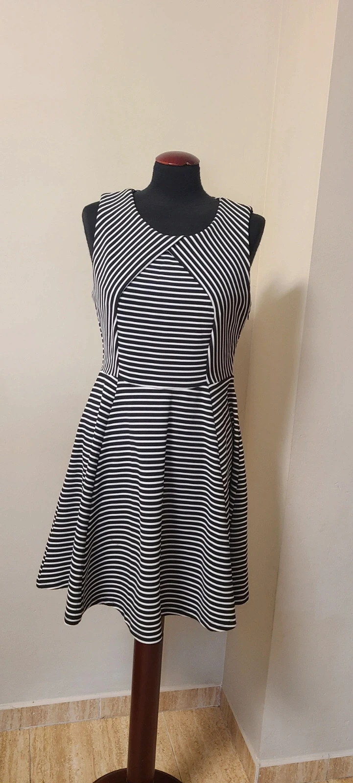 Vestido cortor marinero estilo skater talla M de Molly Bracken