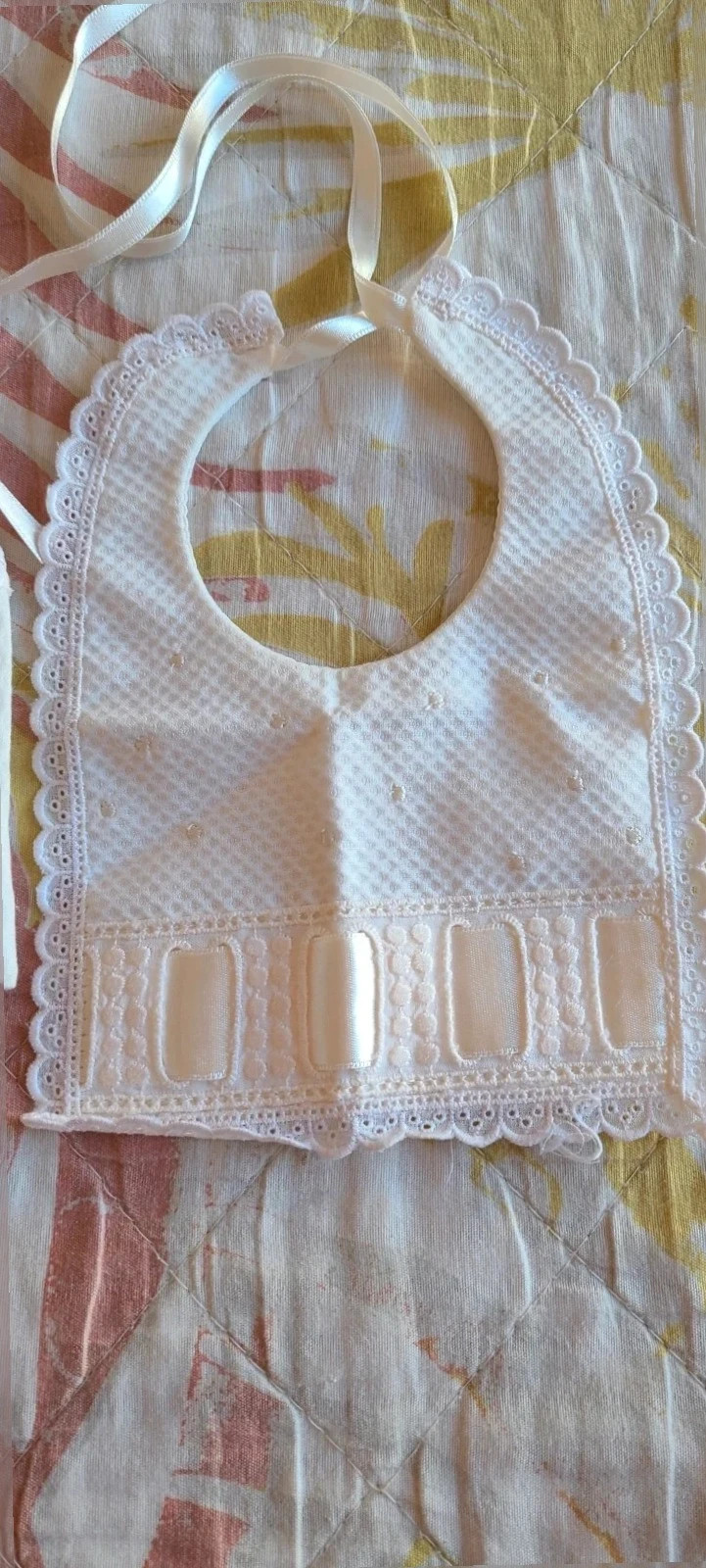 Precioso Babero de recien nacido – El Corte Inglés 2