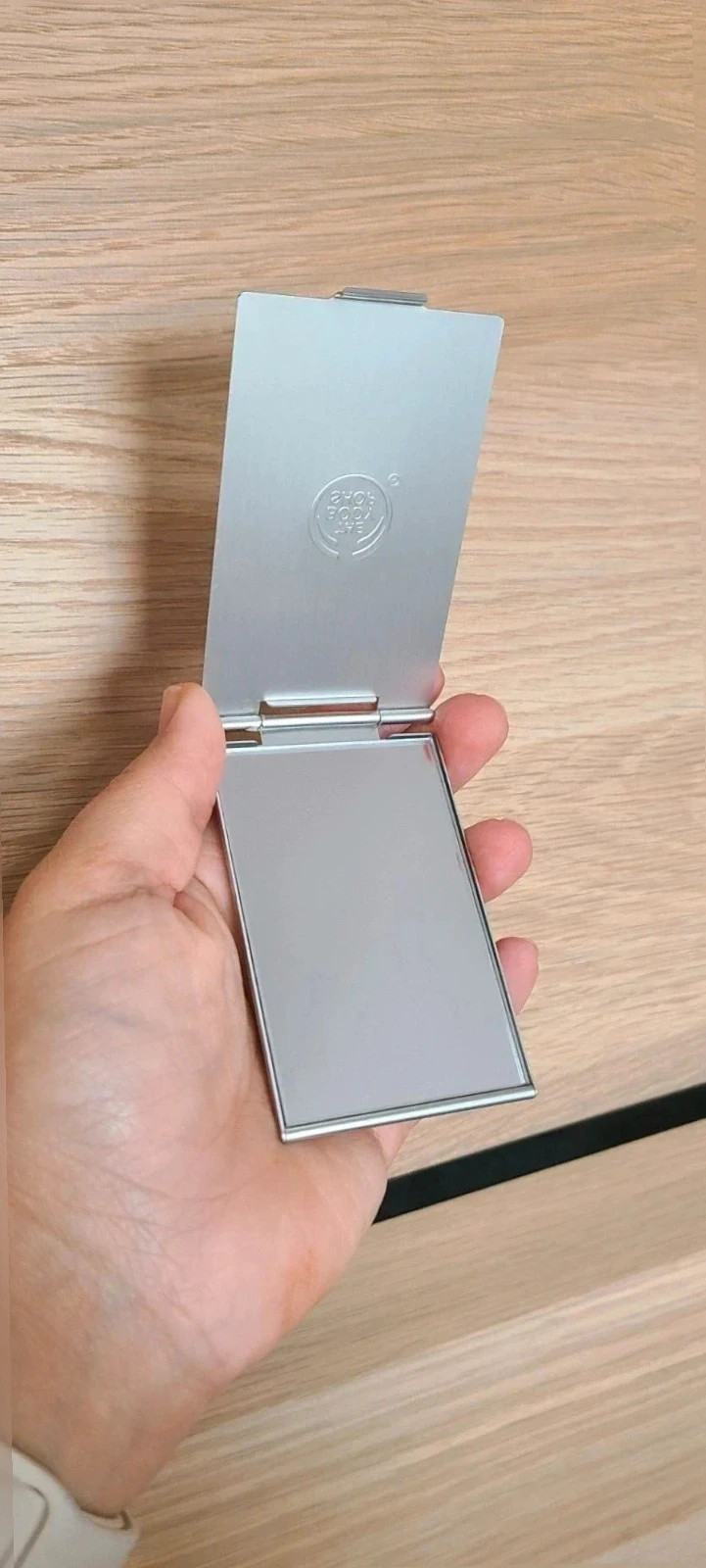 Espejo hiperfinito De bolso – The Body Shop