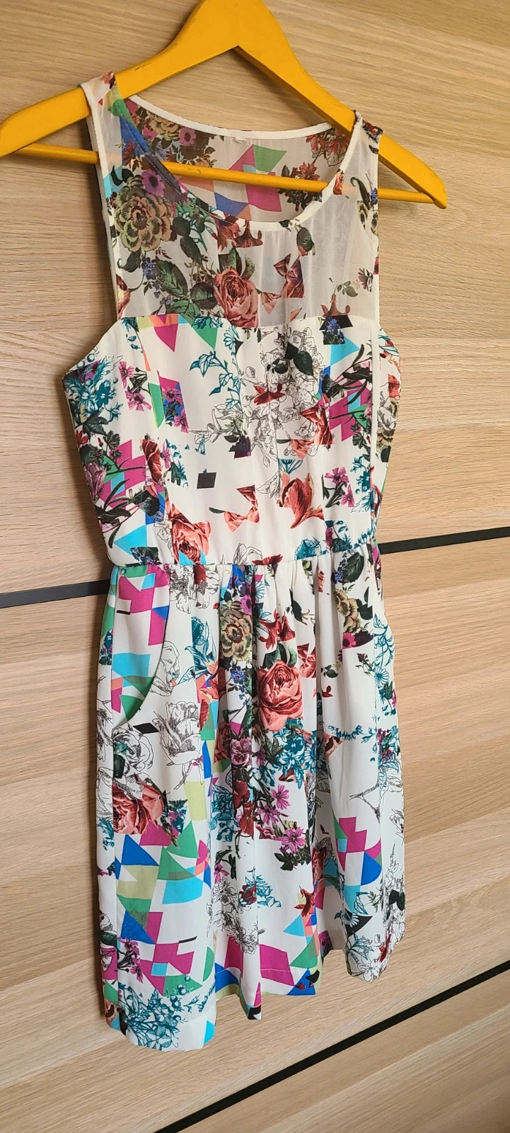 Precioso vestido colorido talla S de Stradivarius – Stradivarius – taille S / 36 / 8 2