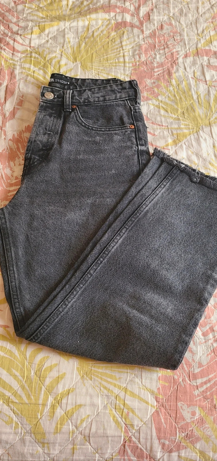 Vaquero de mujer de Zara talla 36 con bajo deshilachado – Zara – taille S / 36 / 8