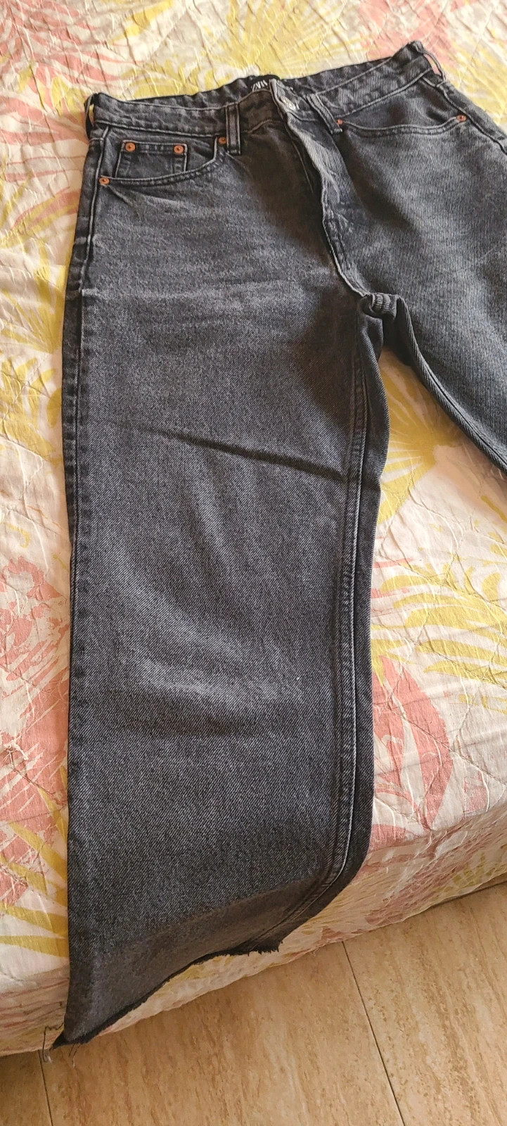 Vaquero de mujer de Zara talla 36 con bajo deshilachado – Zara – taille S / 36 / 8 4