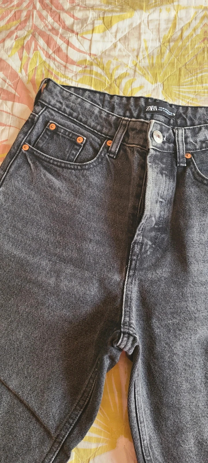 Vaquero de mujer de Zara talla 36 con bajo deshilachado – Zara – taille S / 36 / 8 5