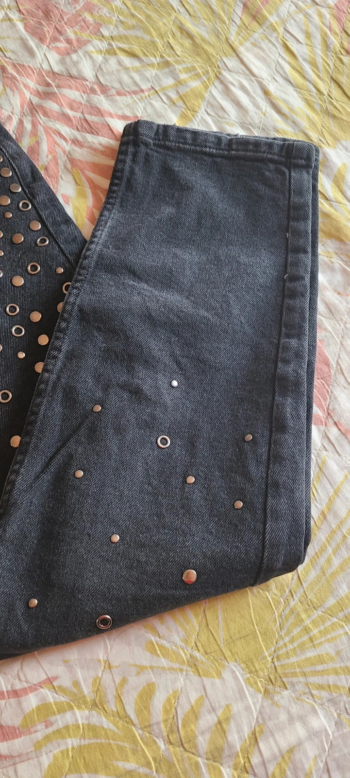 Pantalones Jeans Negros con Tachuelas y Ojetes de Lefties talla 36 – Lefties – taille S / 36 / 8 3