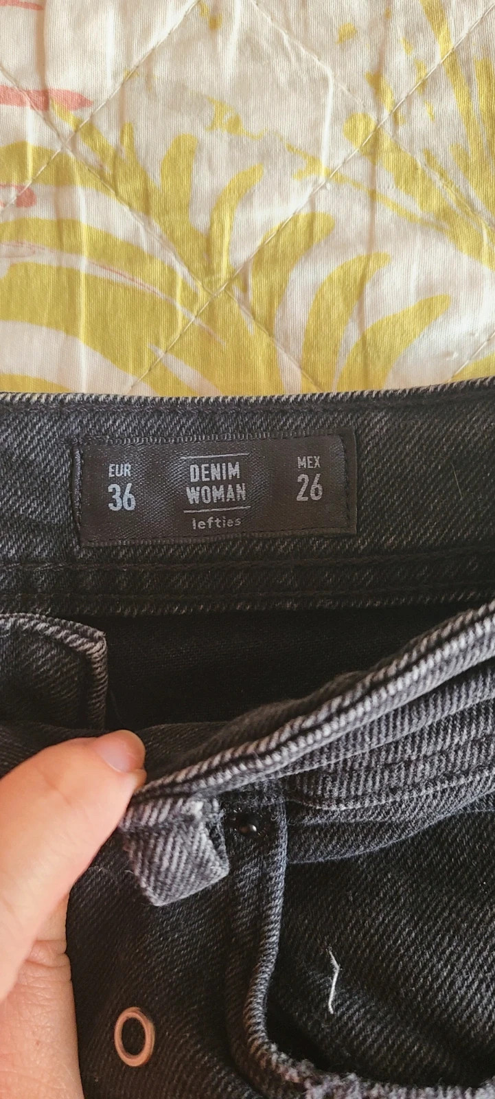 Pantalones Jeans Negros con Tachuelas y Ojetes de Lefties talla 36 – Lefties – taille S / 36 / 8 4