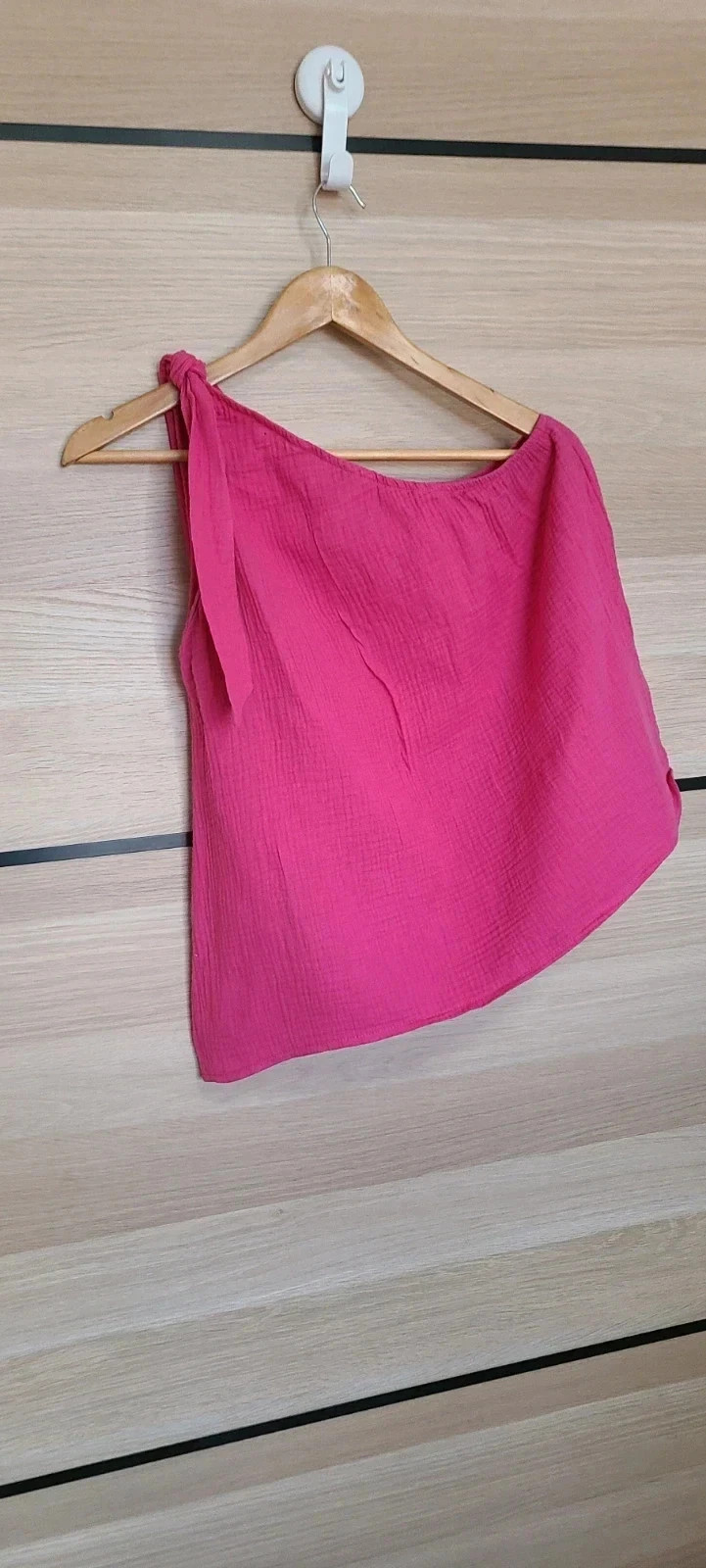 Preciosa camiseta de un tirante talla M – Shein – taille M / 38 / 10 2