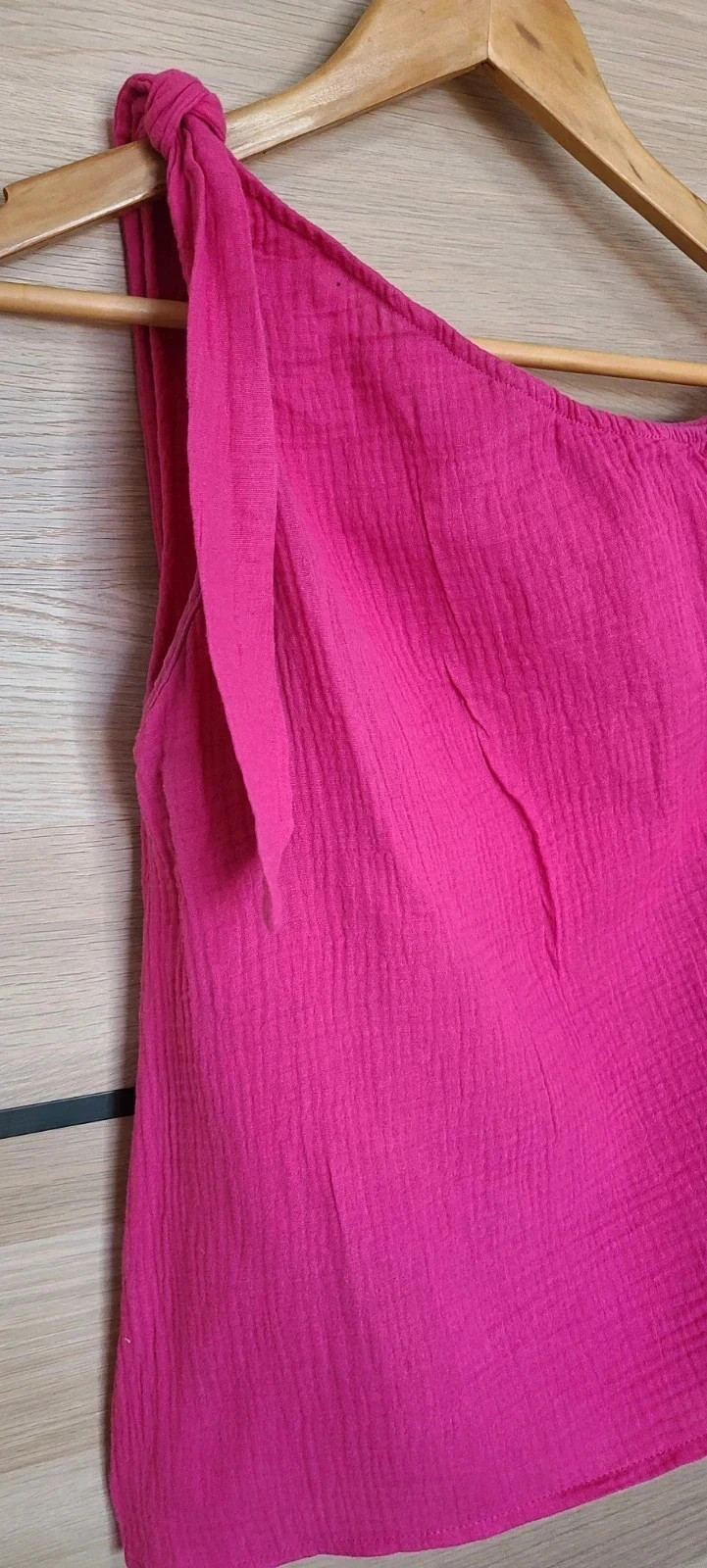 Preciosa camiseta de un tirante talla M – Shein – taille M / 38 / 10 3