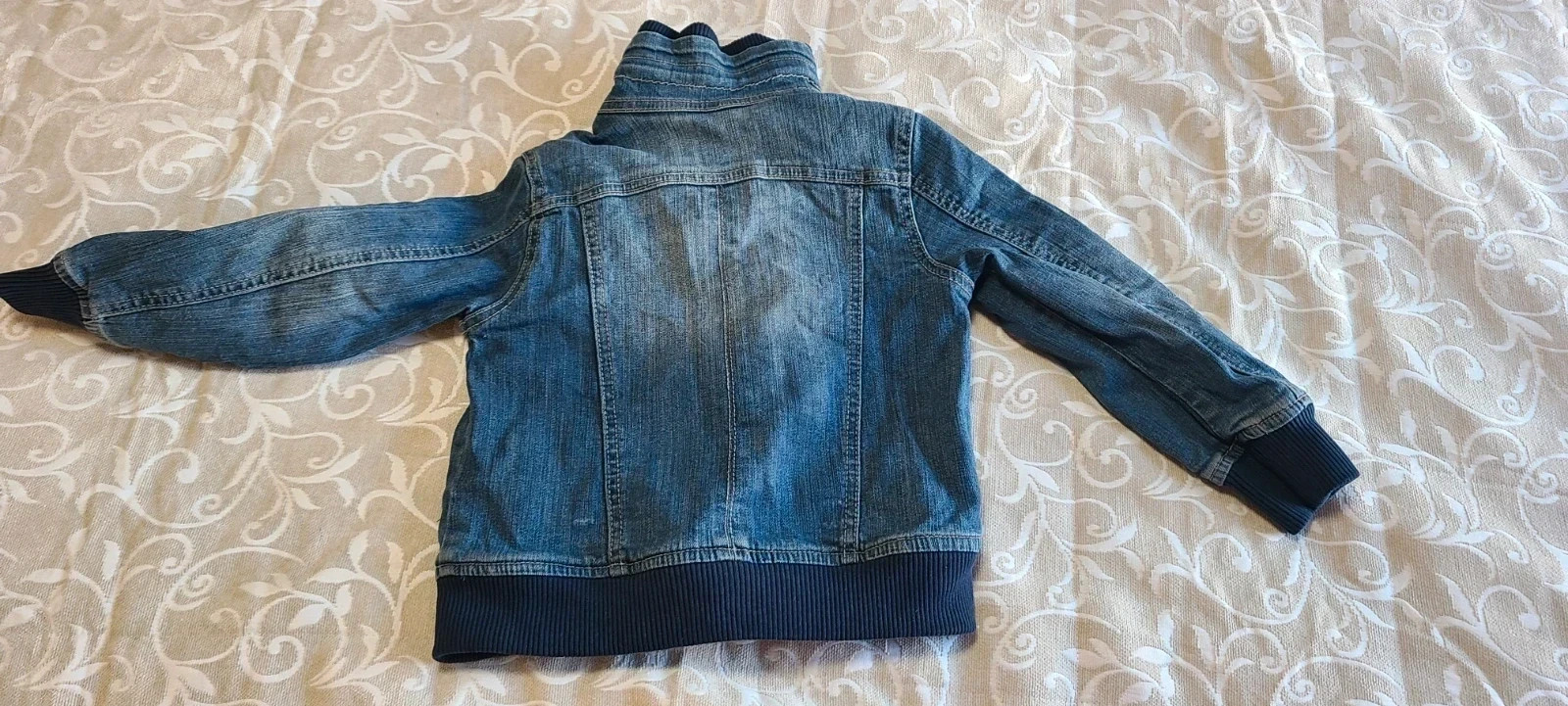 Chaqueta vaquera niña de H&M 4-5 años – H&M – taille 5 ans / 110 cm 2