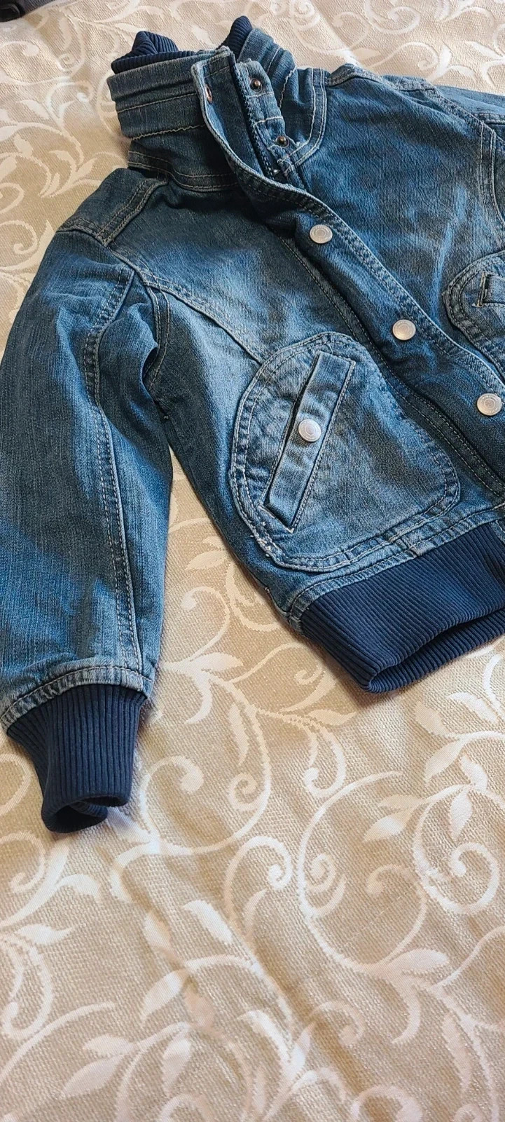 Chaqueta vaquera niña de H&M 4-5 años – H&M – taille 5 ans / 110 cm 3