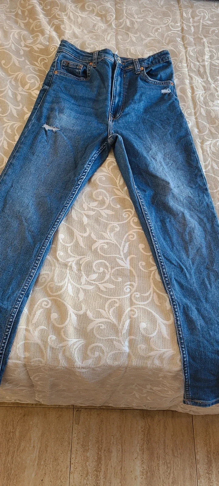 Vaqueros tiro alto talla 38 de Bershka – Bershka – taille M / 38 / 10 2