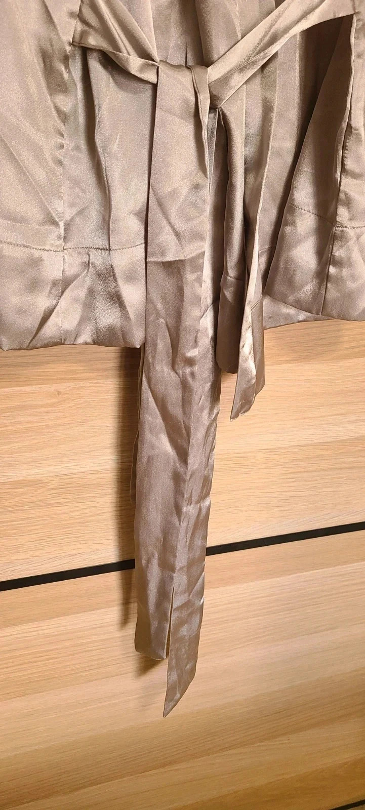 Bata de raso corta gris perlado talla M – Visto Bueno – taille M / 38 / 10 2