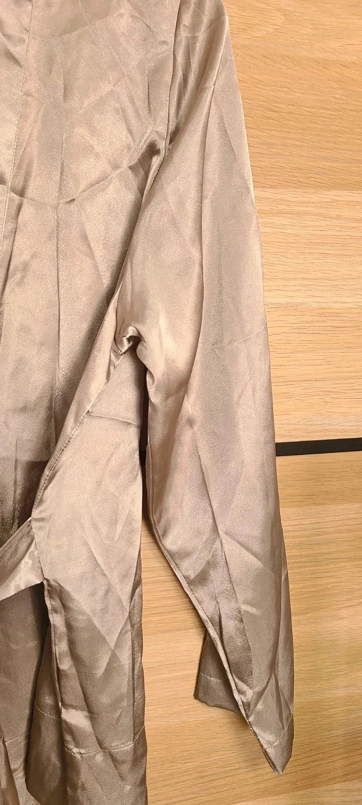 Bata de raso corta gris perlado talla M – Visto Bueno – taille M / 38 / 10 5