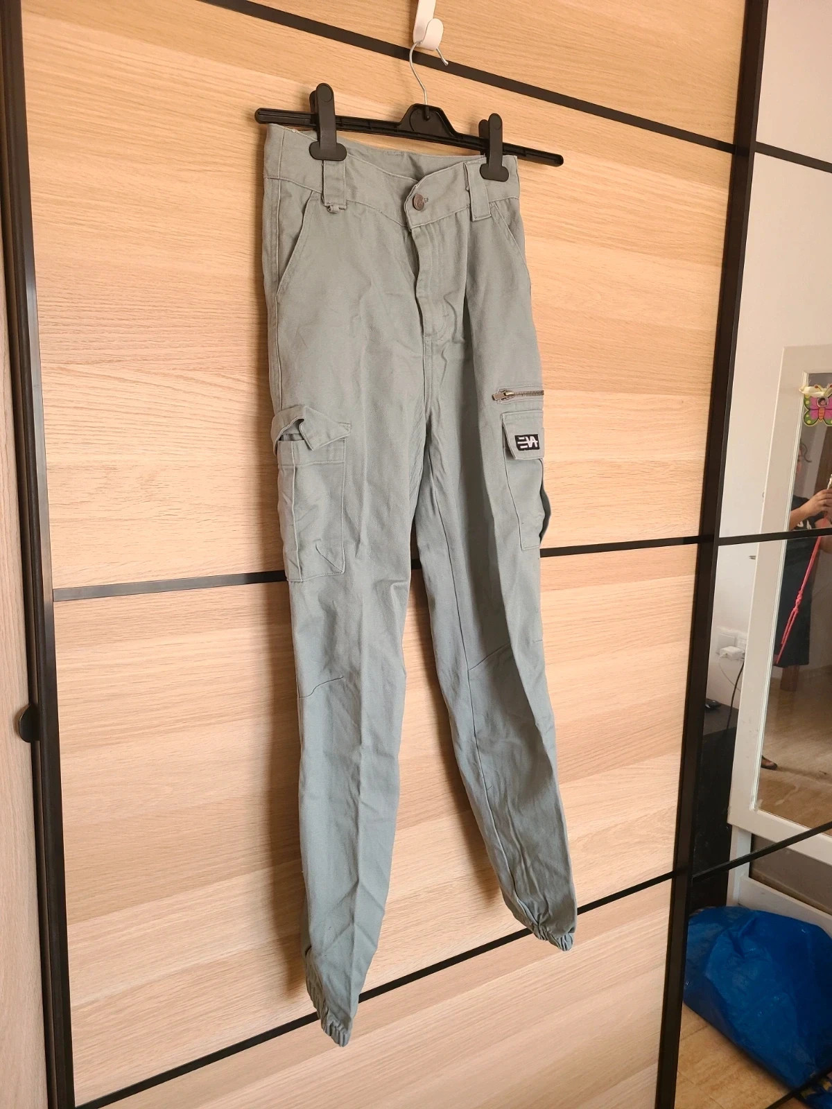 Pantalón un cargo de mujer talla 32 – taille XXS / 32 / 4 2