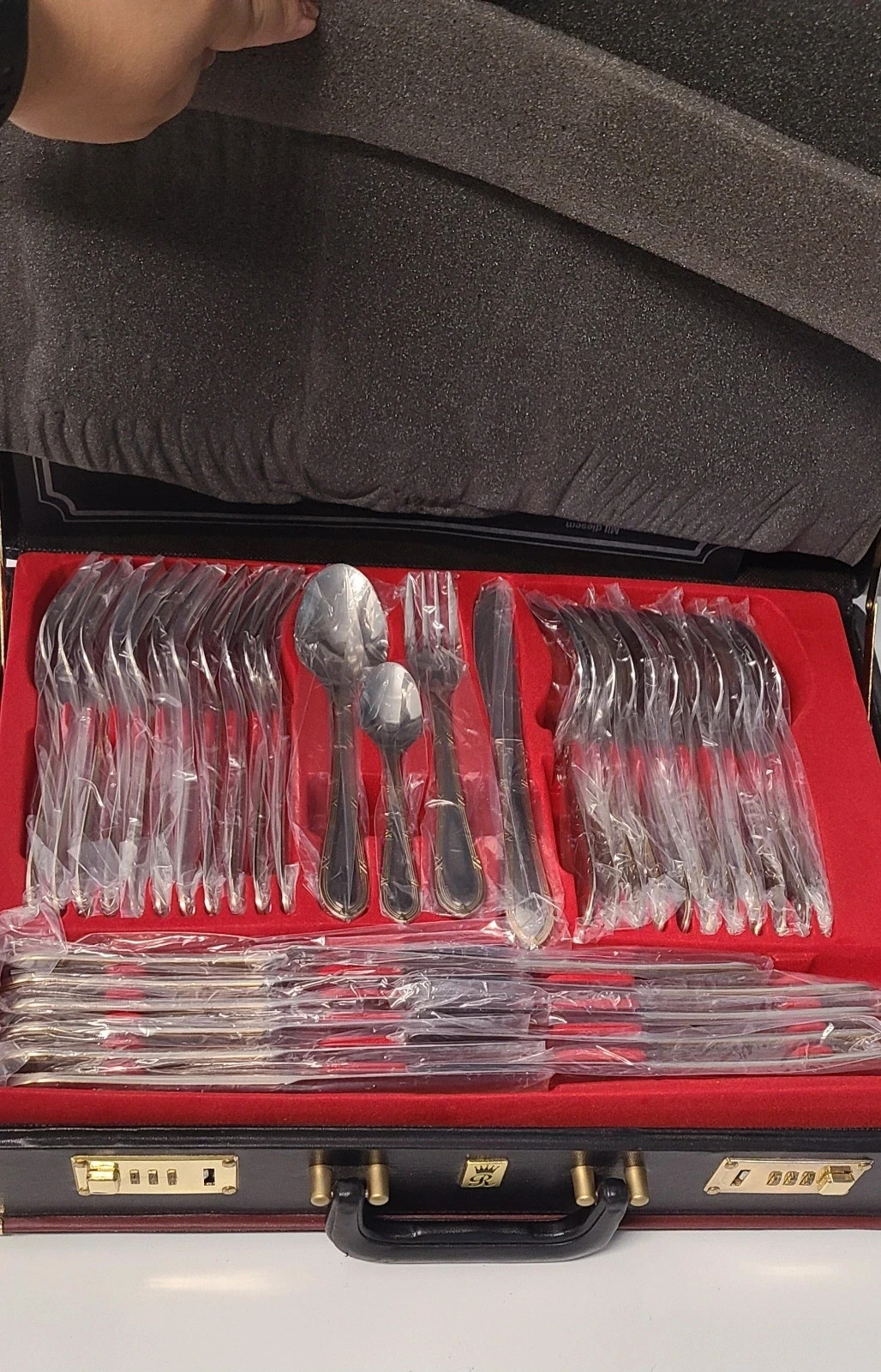 Cubertería de lujo marca Solinger 18- 10 con filo dorado – solinger 3