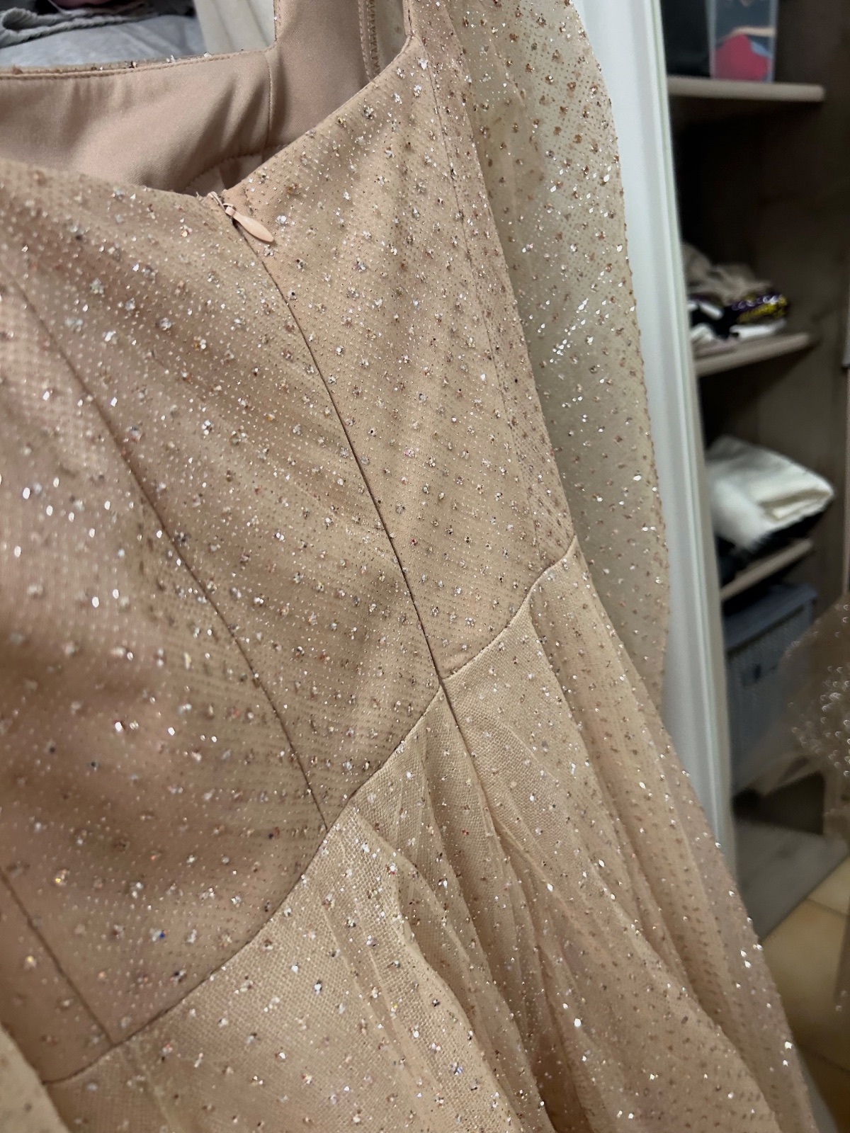 Robe longue de soirée dorée pailletée – sans marque – taille S 5