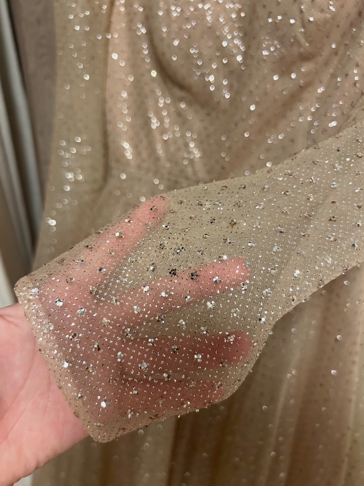 Robe longue de soirée dorée pailletée – sans marque – taille S 3