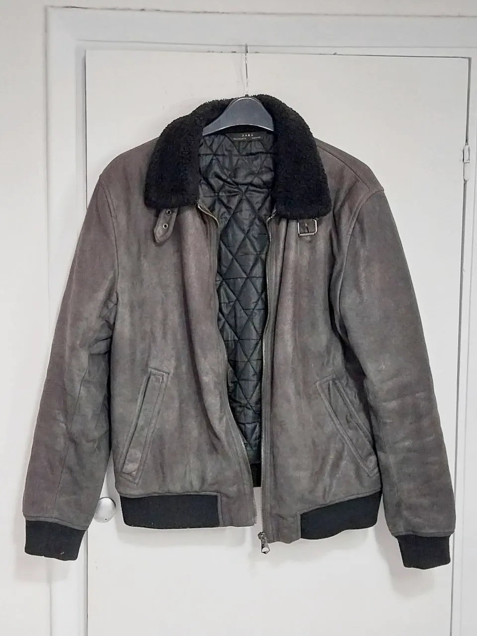 Chaqueta gris efecto piel Zara, talla L – Zara – taille L 2