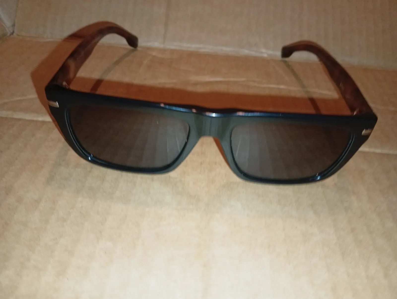 Lunettes de soleil noires style rectangulaire – BOSS – taille Taille unique 2