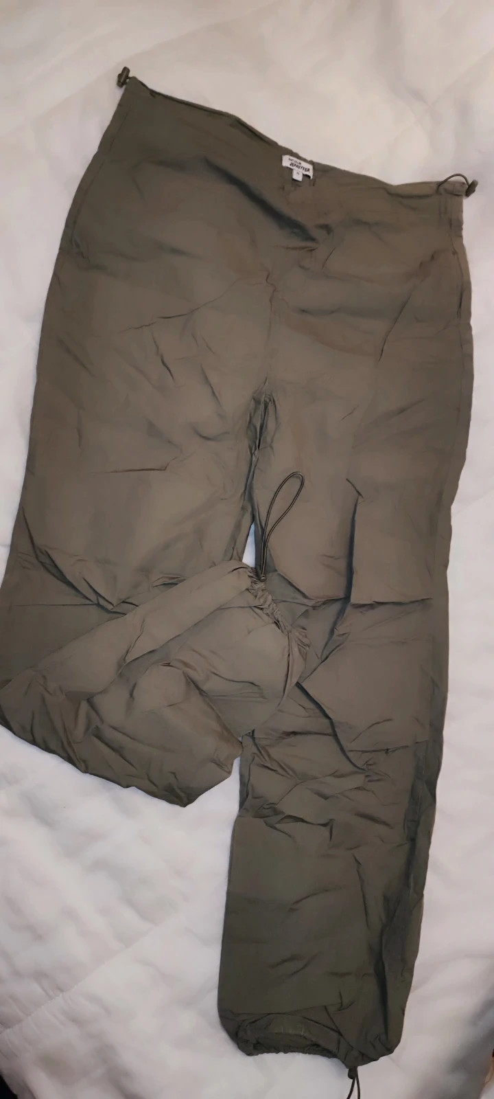 Cargo kaki