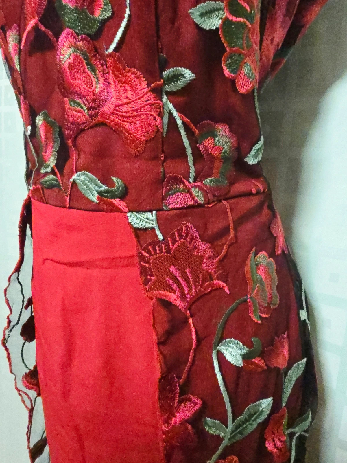 Vintage Floral Embroidered Mesh Party Dress – Vestidor Vintage – taille XXL / 44 / 16 5
