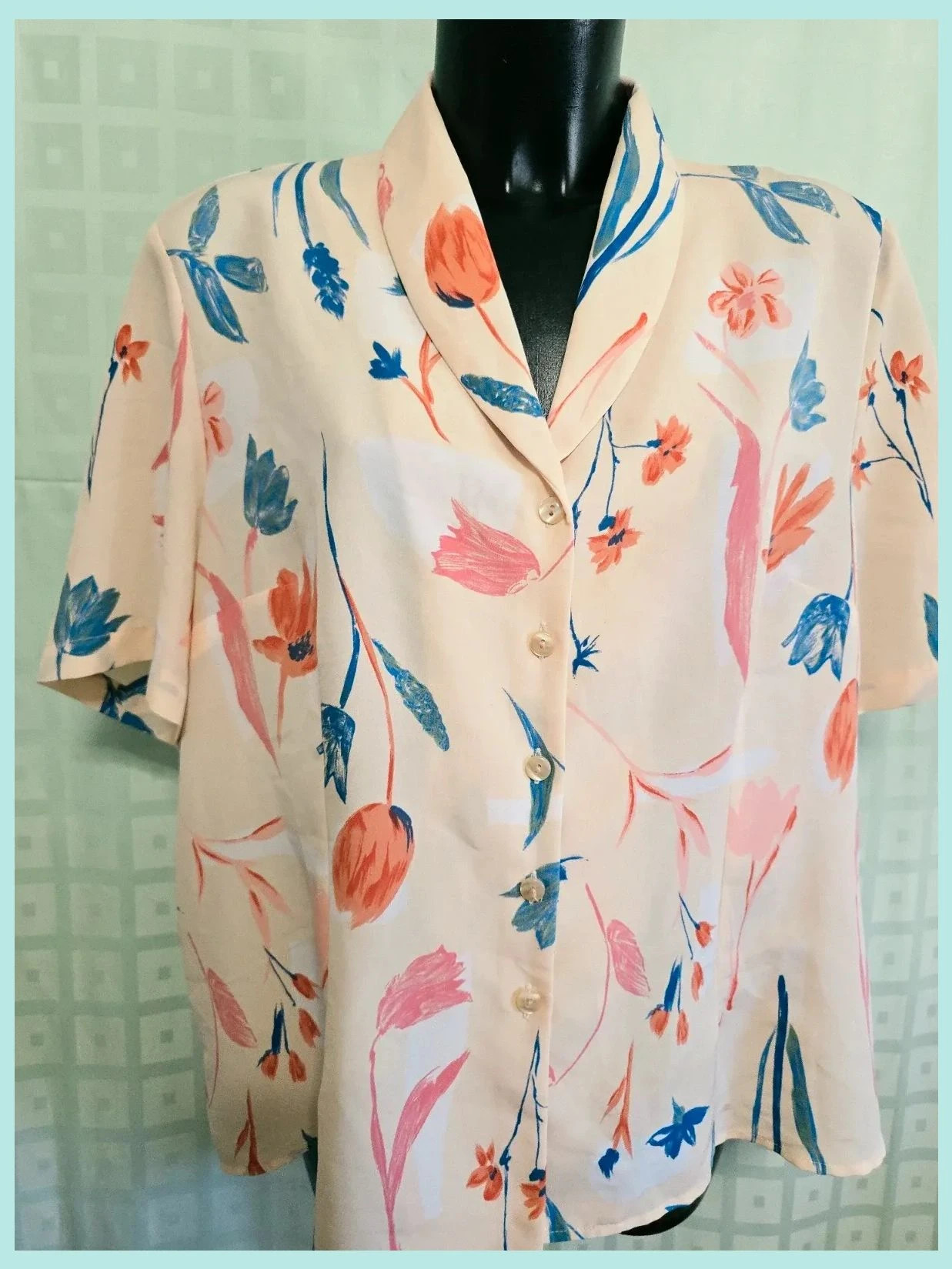 Cream Tulip Print Short Sleeve Blouse – Vestidor Vintage – taille 5XL / 50 / 22 2