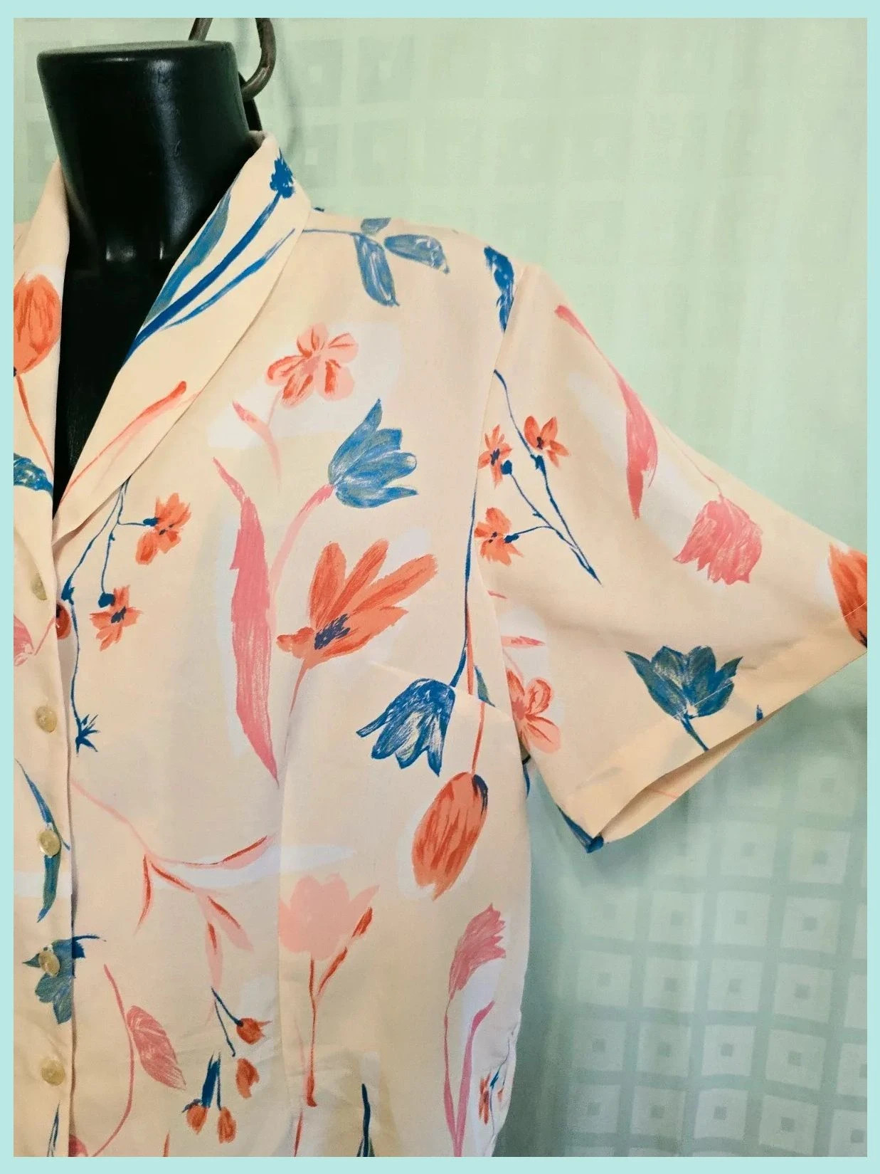 Cream Tulip Print Short Sleeve Blouse – Vestidor Vintage – taille 5XL / 50 / 22 4
