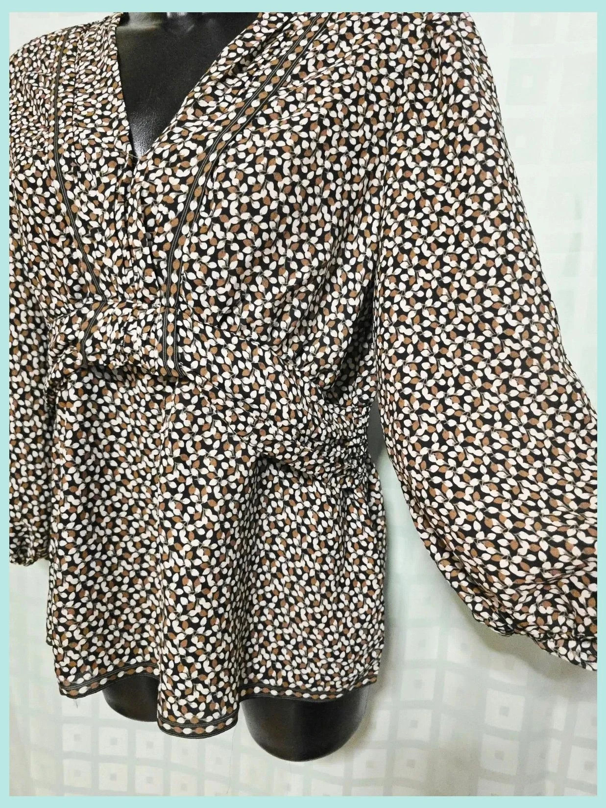 Dotted Print V-Neck Blouse with Tie Waist – Max Studio – taille XL / 42 / 14 4