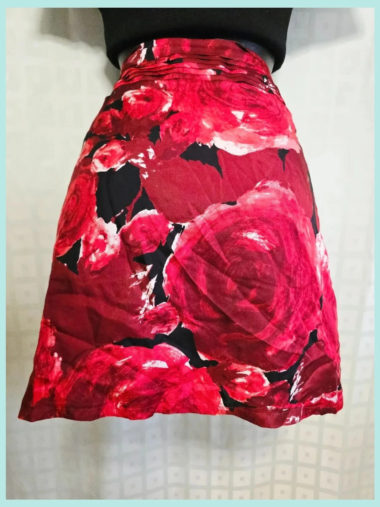 Red Floral 100% Silk Pleated Skirt – Massimo Dutti – taille S / 36 / 8 5
