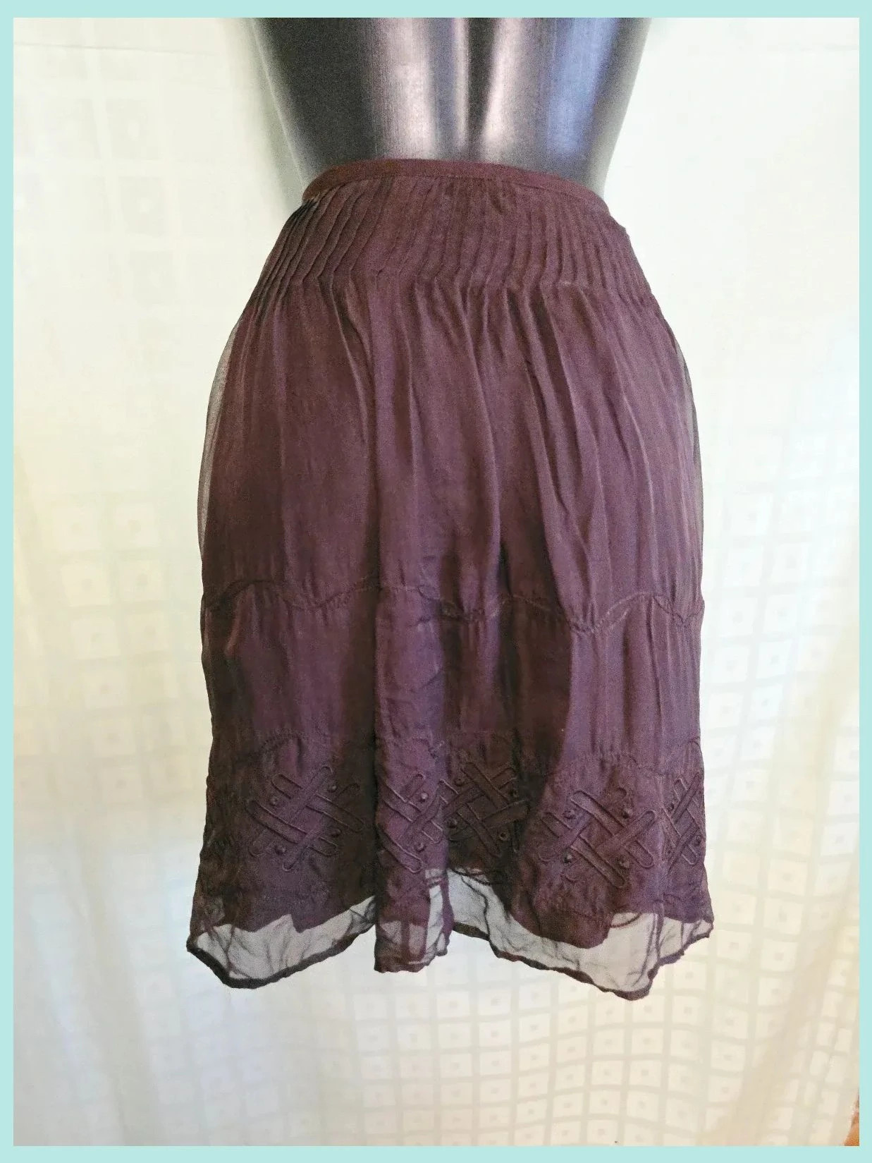 Burgundy Chiffon Embroidered Hem Skirt – Pedro del Hierro – taille L / 40 / 12 5