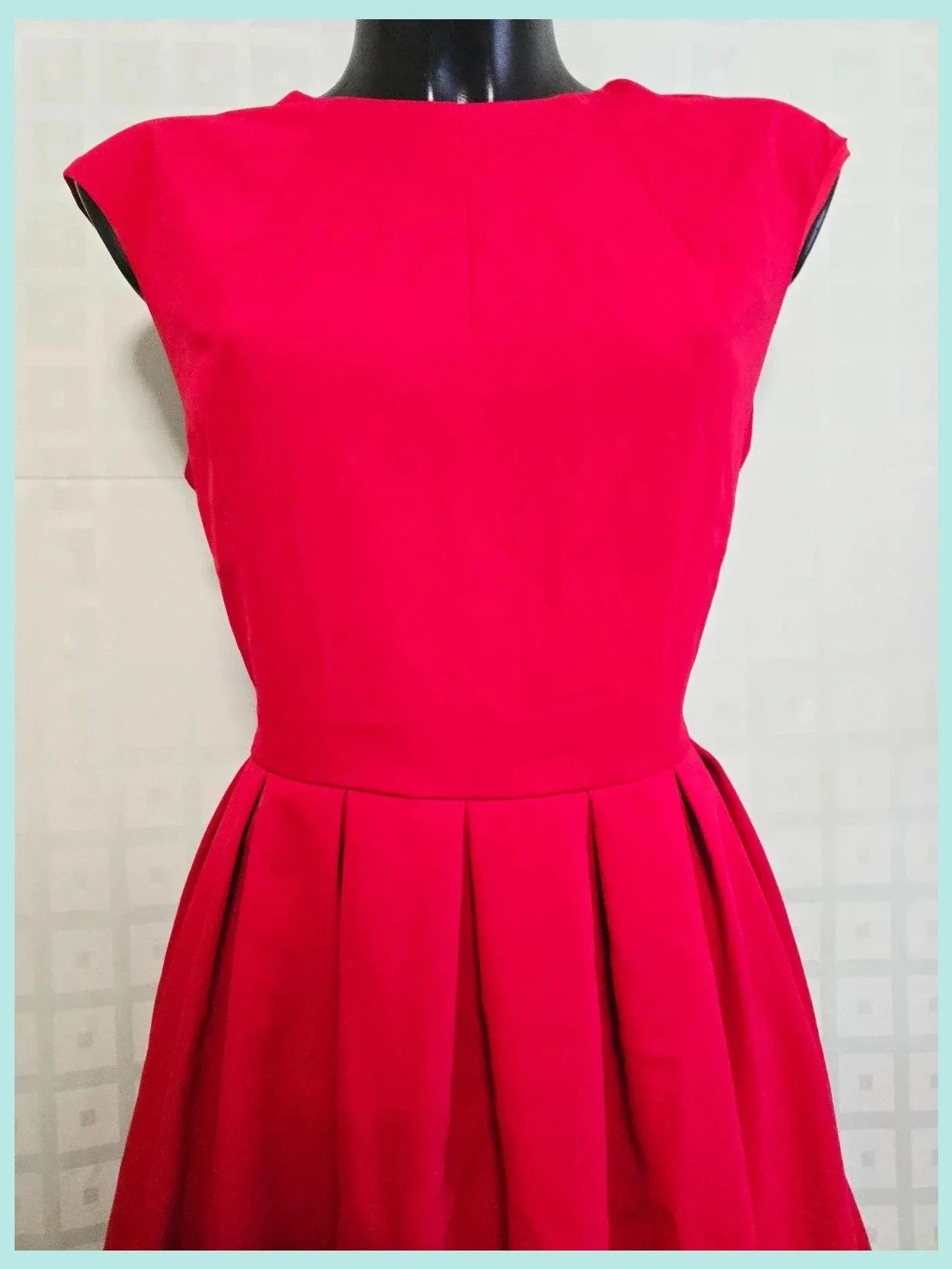 Red Sleeveless Pleated Dress with Black Lace Trim – pink label – taille XXL / 44 / 16 2