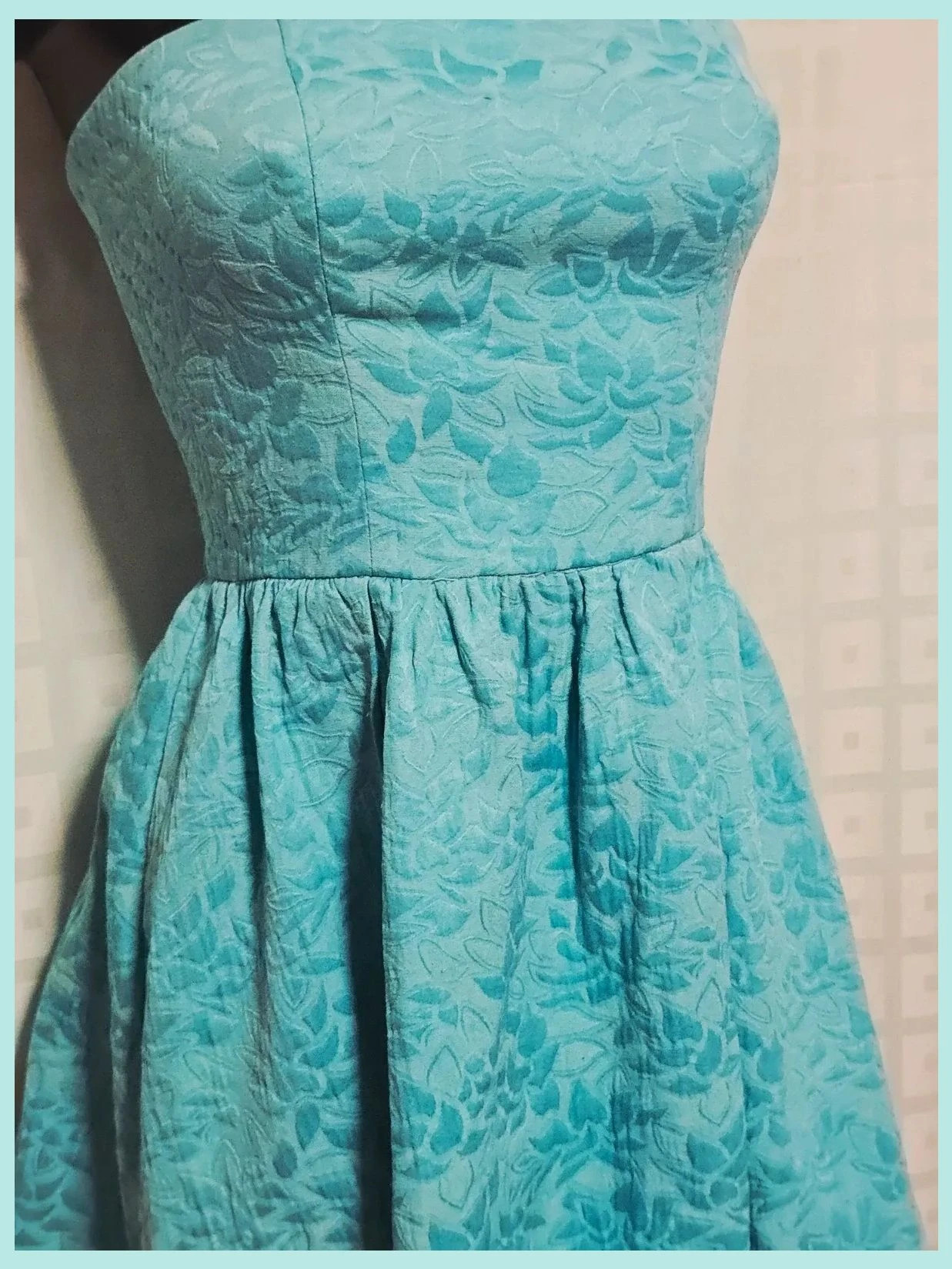 Turquoise Brocade Strapless Fit Flare Dress – SuiteBlanco – taille S / 36 / 8 4