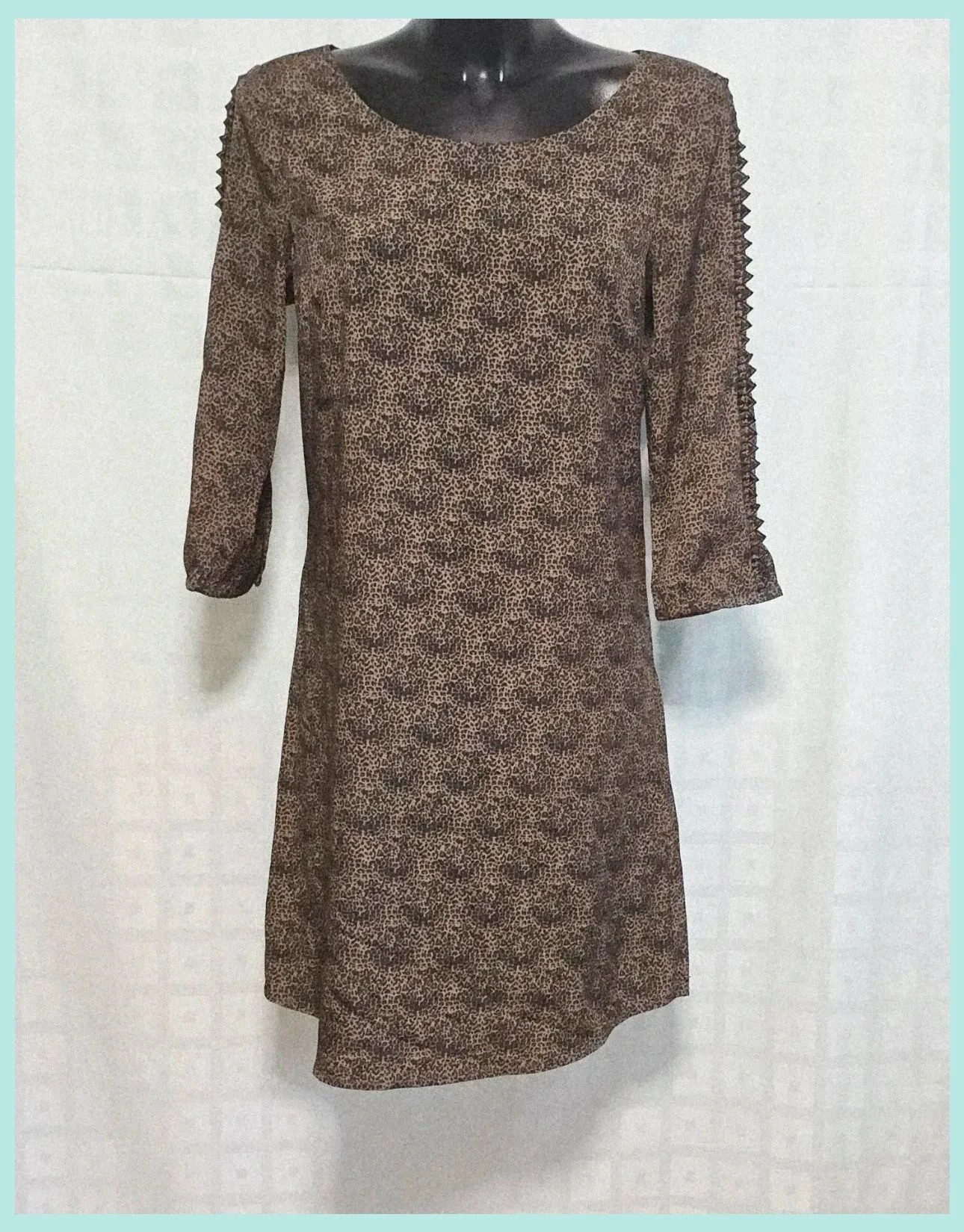 Créateurs de Vêtements Leopard Studded Sleeve Dress – Createurs de vêtements – taille L / 40 / 12