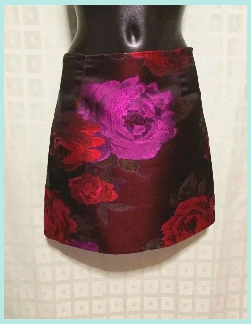 Elegant Burgundy & Purple Floral Jacquard Mini Skirt