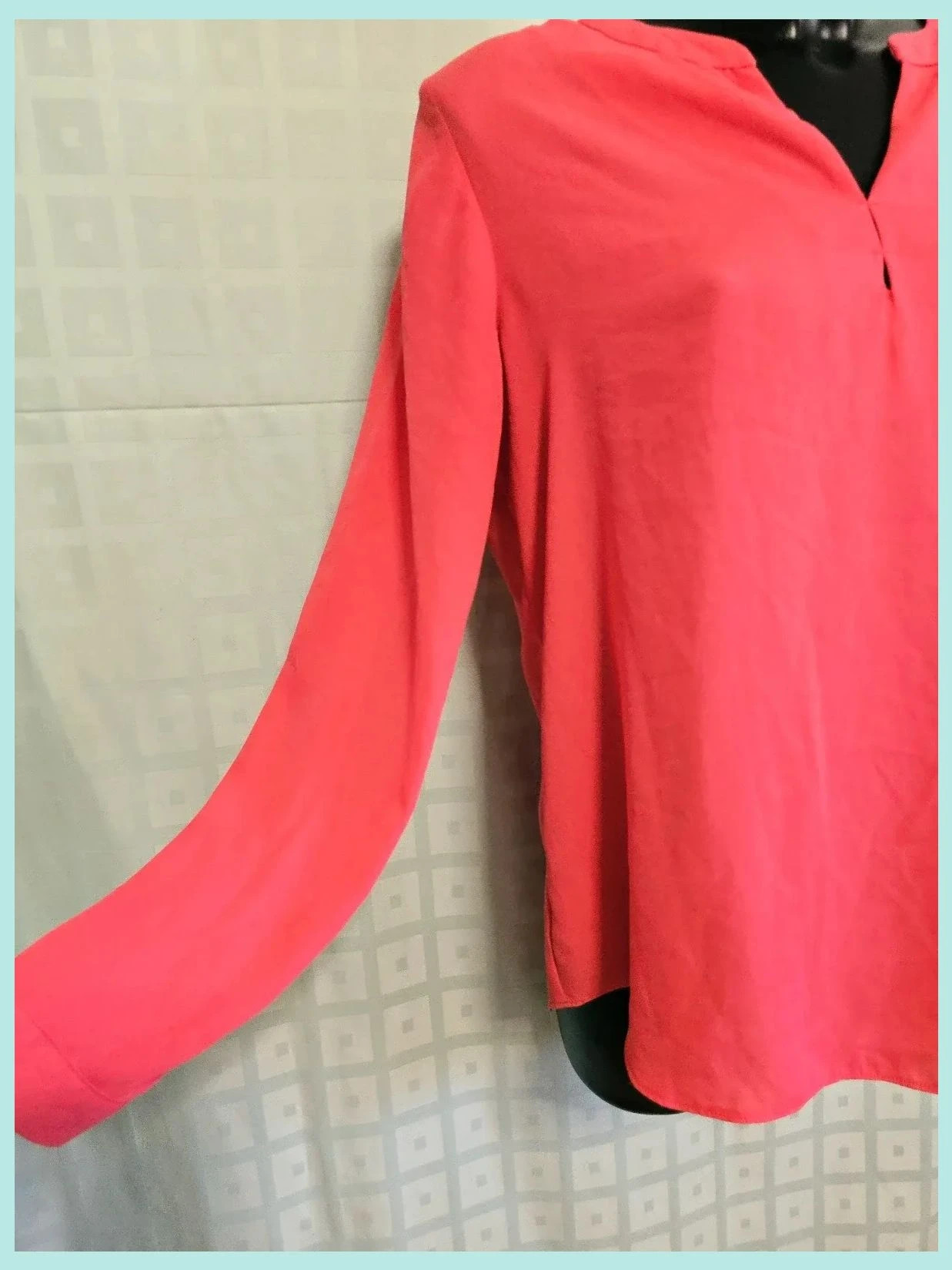 V-Neck Long Sleeve Minimalist Blouse – Paraphrase – taille XL / 42 / 14 3