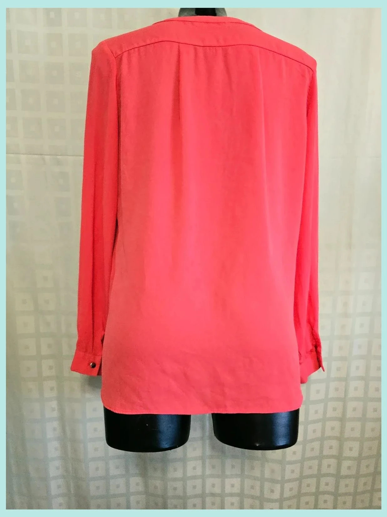V-Neck Long Sleeve Minimalist Blouse – Paraphrase – taille XL / 42 / 14 4