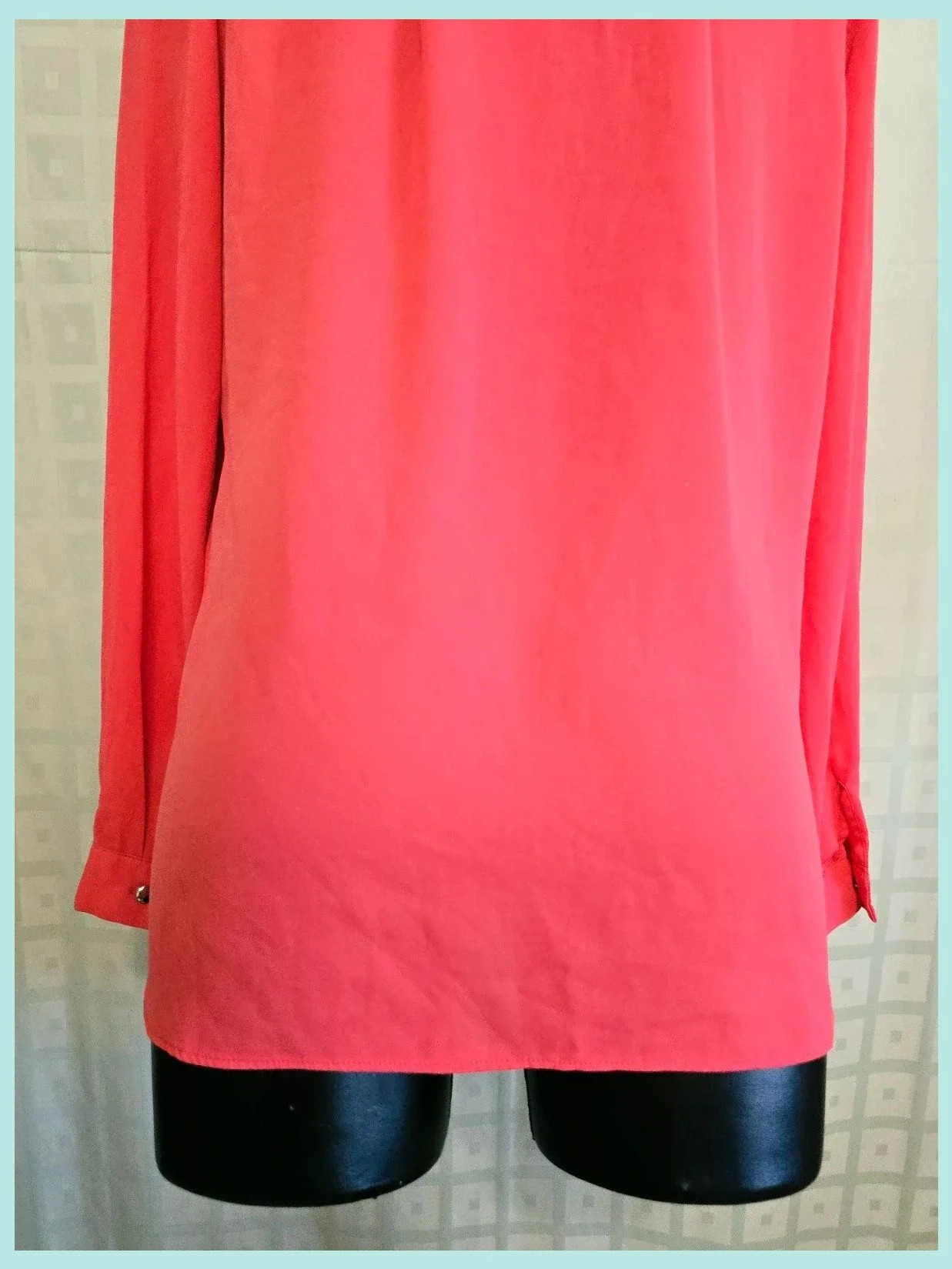 V-Neck Long Sleeve Minimalist Blouse – Paraphrase – taille XL / 42 / 14 5