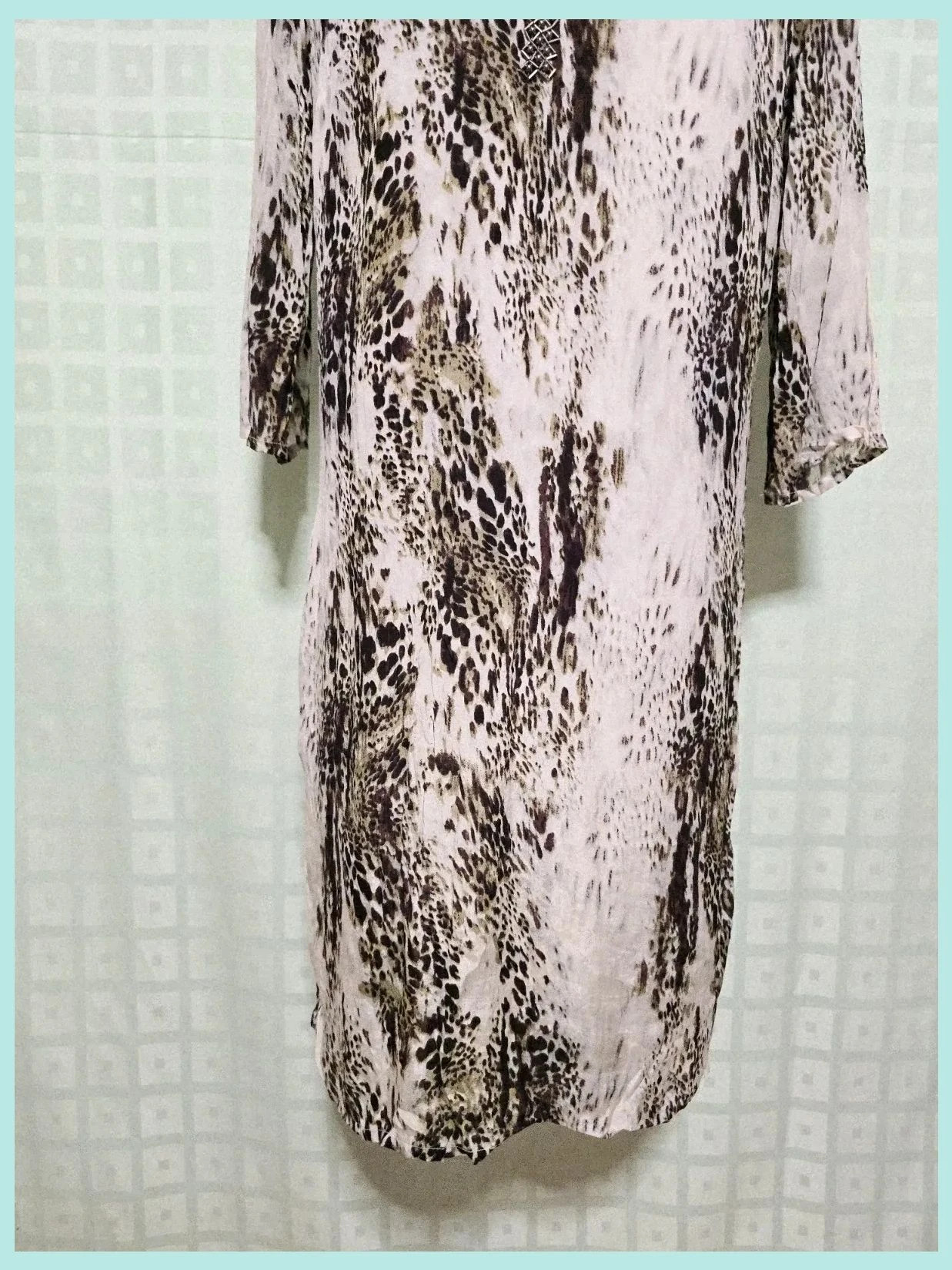 Animal Print Shift Dress with Beaded Neckline – LO'X – taille L / 40 / 12 3