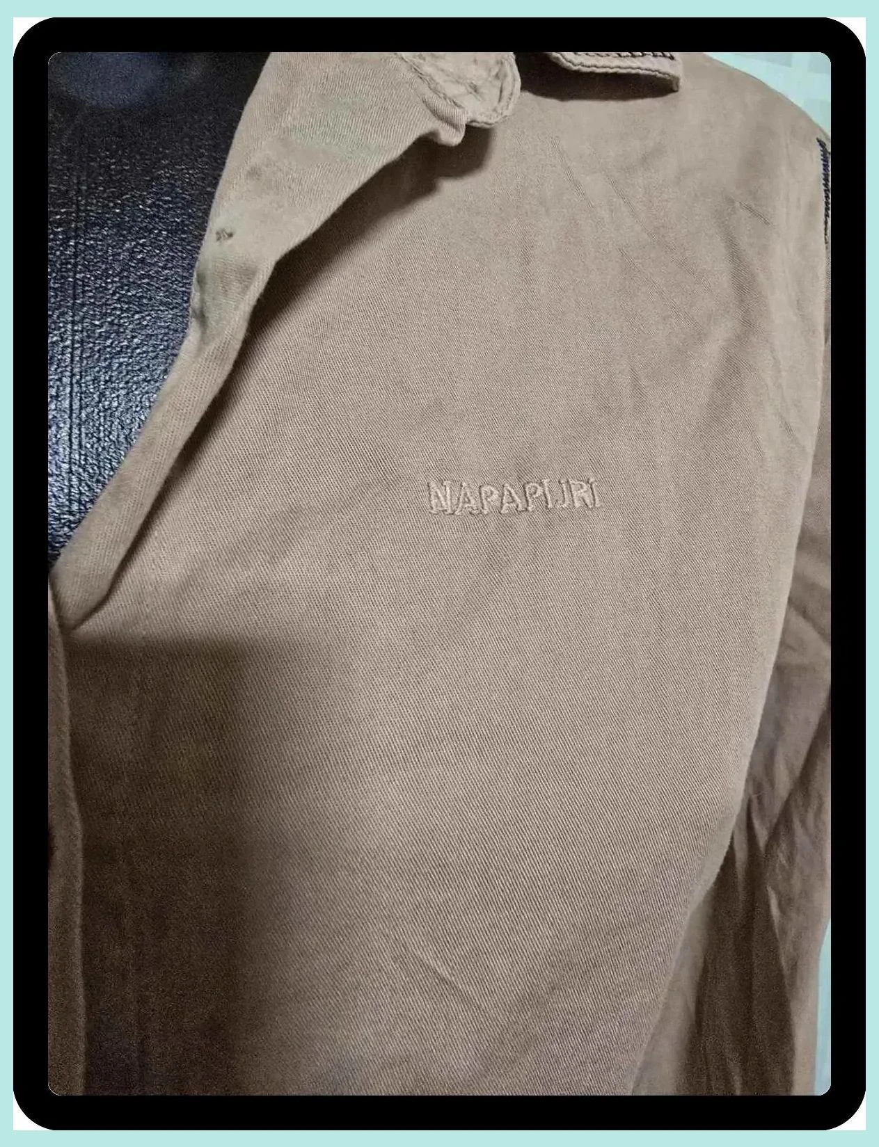 Napapijri Beige Fitted Shirt with Contrast Stitching & Striped Hem – Napapijri – taille S / 36 / 8 5