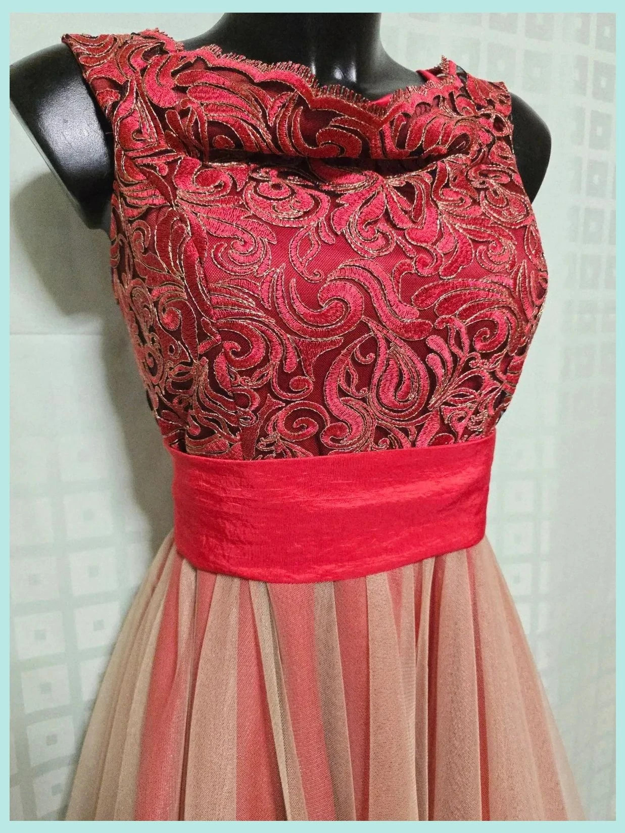 Red Lace Tulle Party Dress – Boutique De La Femme – taille M / 38 / 10 5