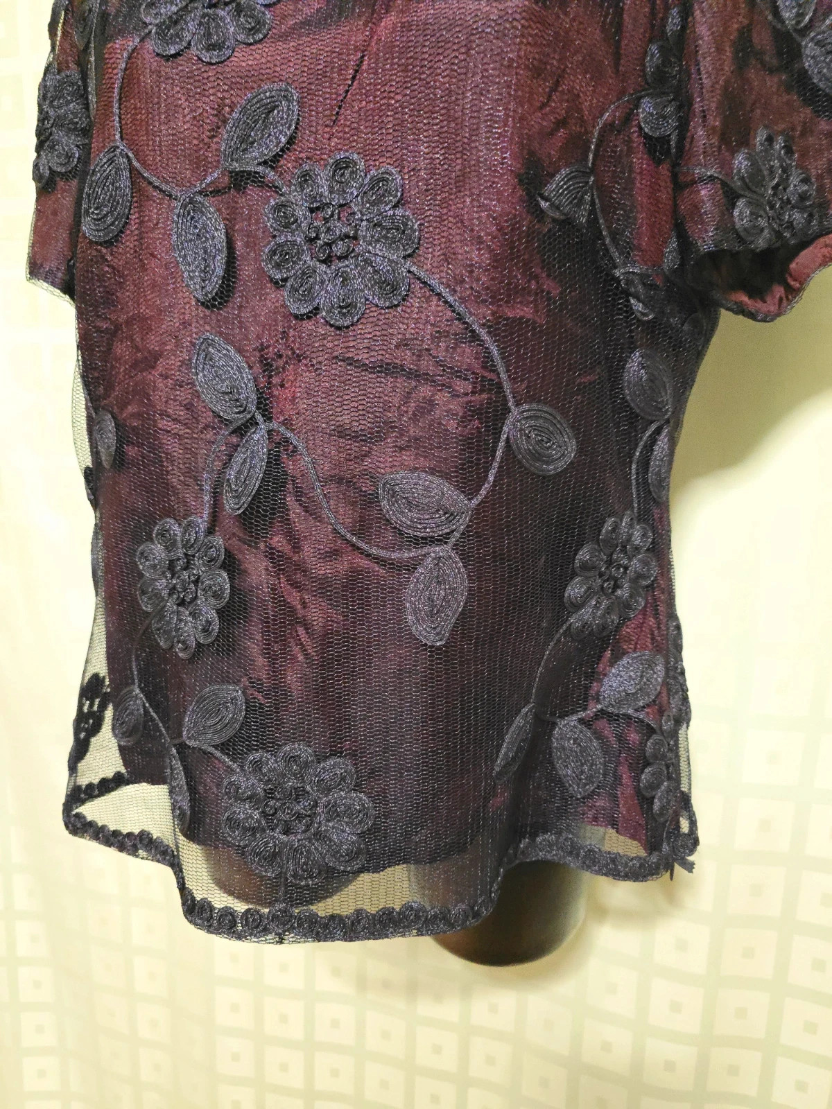 Blusa de Fiesta Granate y Negro con Tul – Brunella – taille 4XL / 48 / 20 4