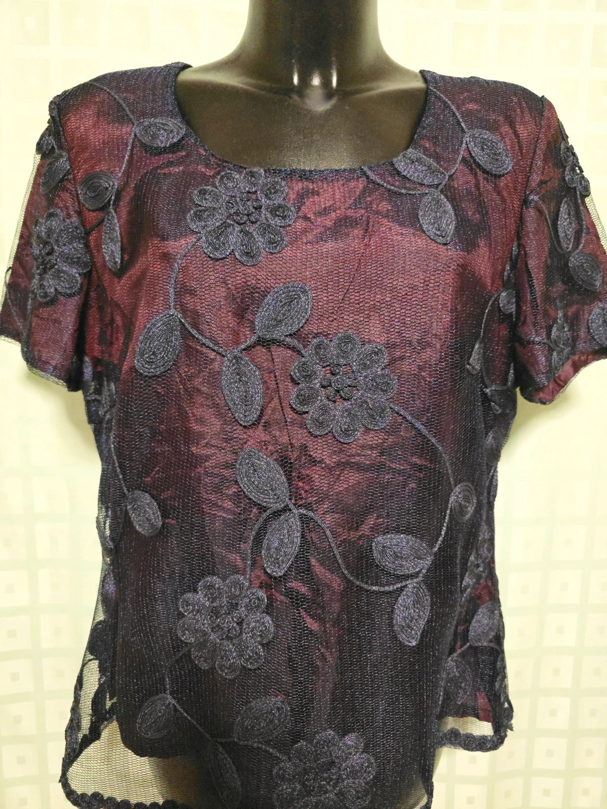 Blusa de Fiesta Granate y Negro con Tul – Brunella – taille 4XL / 48 / 20 2