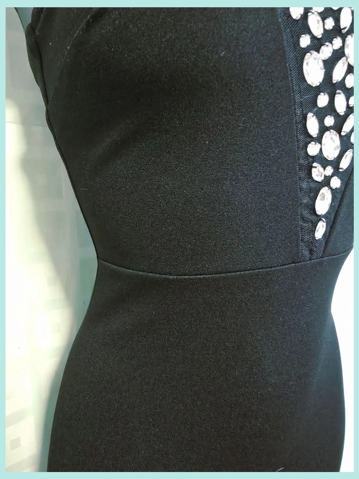 Black Bodycon Mini Dress with Crystal Embellishments – Vintage Dressing – taille S / 36 / 8 4
